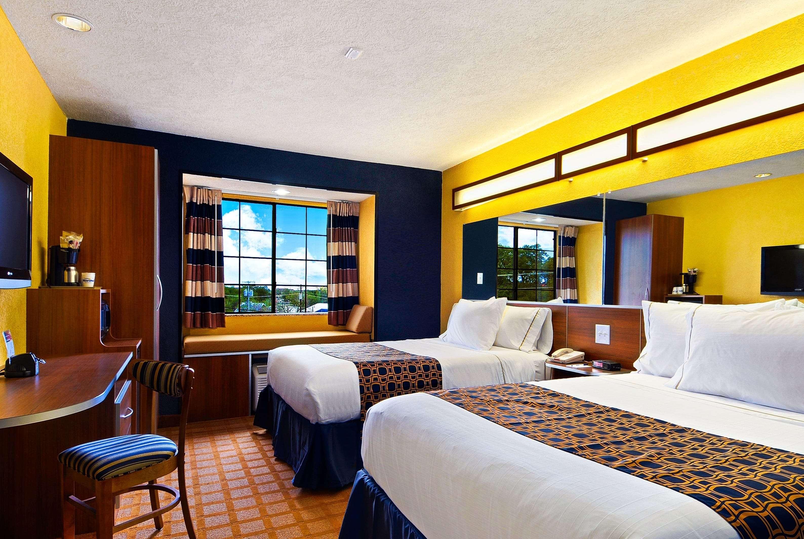 Microtel & By Wyndham I-35 Hotel New Braunfels