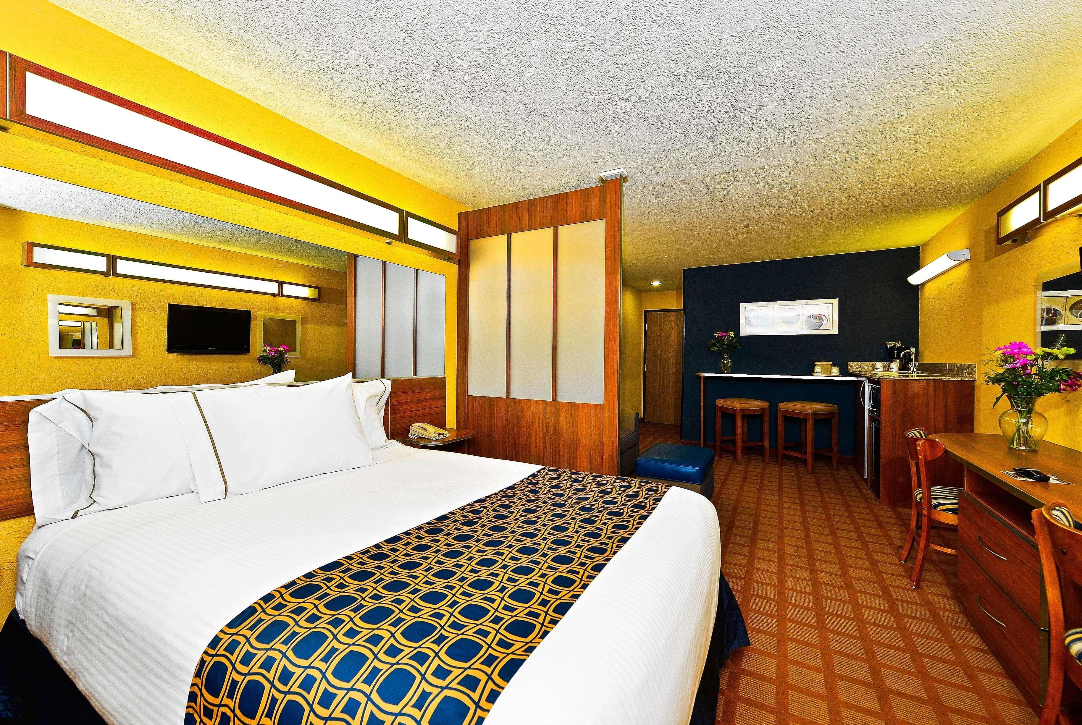 Hotel Microtel & By Wyndham I-35 3*
