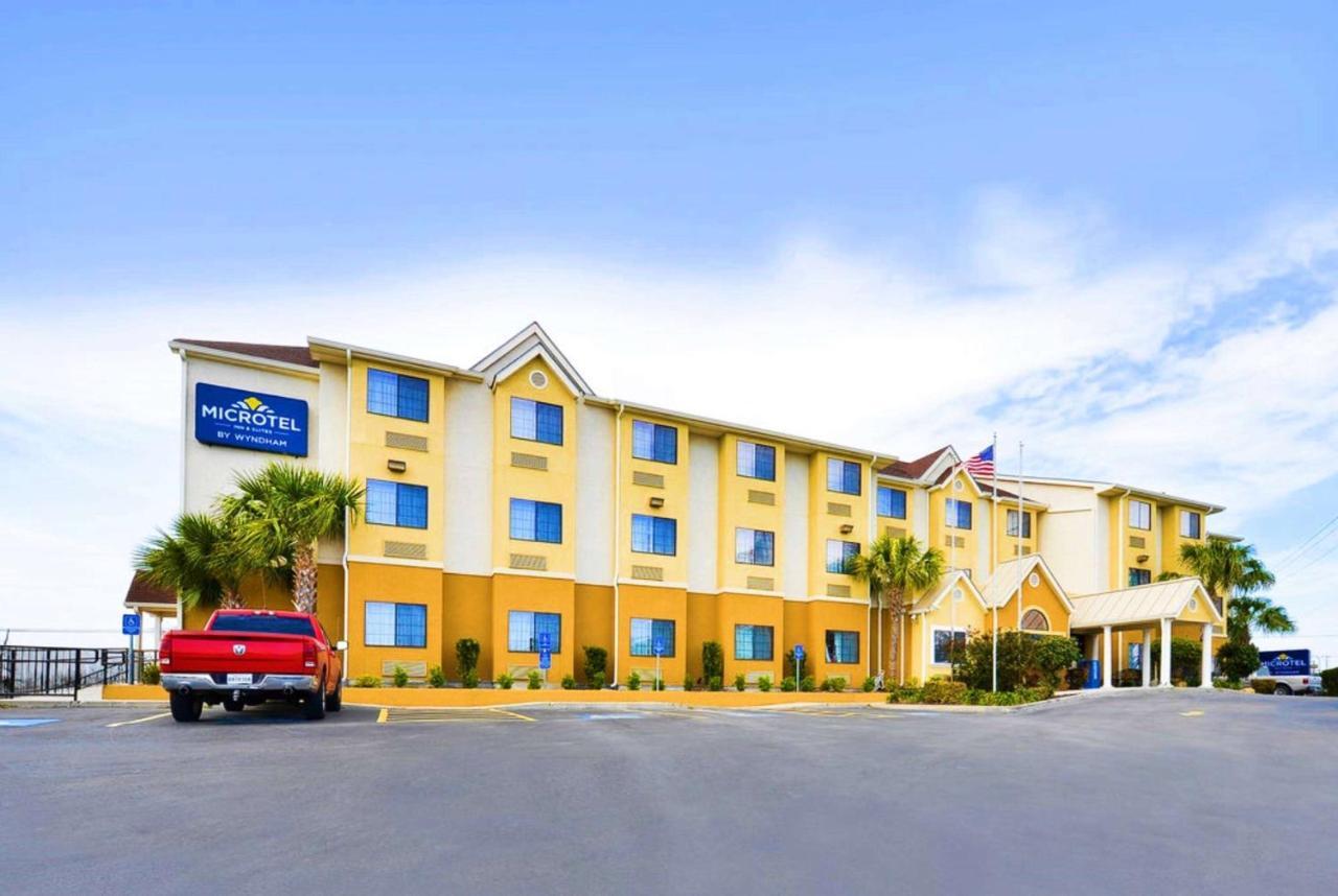 Microtel & By Wyndham I-35 Hotel 3*