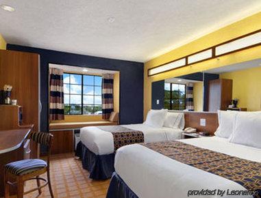 Hotel Microtel & By Wyndham I-35