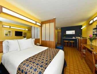 Microtel & By Wyndham I-35 Hotel