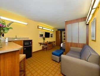 Microtel & By Wyndham I-35 3*