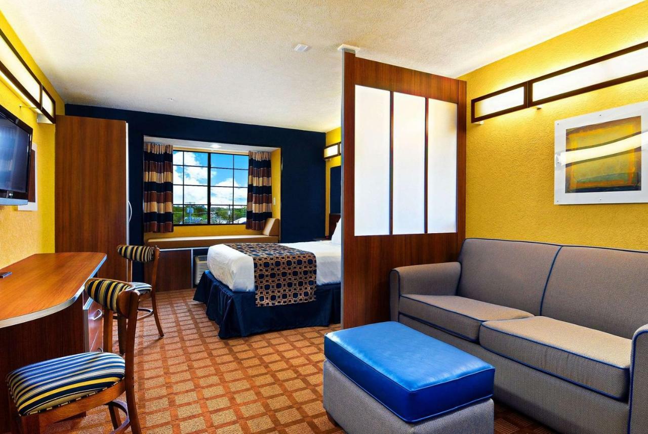 Microtel & By Wyndham I-35