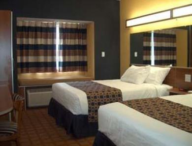 Microtel & By Wyndham I-35 Hotel