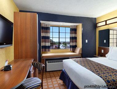Hotel Microtel & By Wyndham I-35 3*